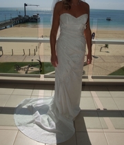 Wedding dress size 10-12 (white, sweetheart design)