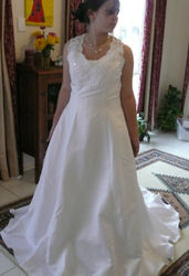 Wedding dress size 14-16 NOWRA