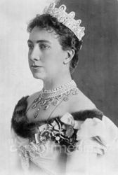 Old Is Gold: Roman Fashion Is 2013 Latest Fashion