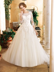 Scalloped Neckline Wedding Dresses