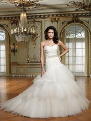 Should a Bride Choose a White Wedding Dress
