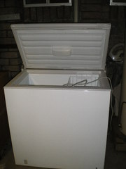 CHEST FREEZER