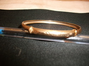 9ct yellow gold bangle (engraved design) 
