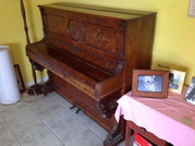 Piano upright - H. Lubitz  Berlin. Second hand ideal for children. 