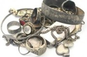 We pay cash for your broken and unwanted jewellery in Gold Coast