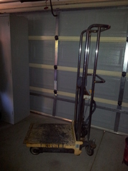 HYDRAULIC STAKER/LIFTER