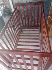 Beautiful Brown wood cot. No mattresse
