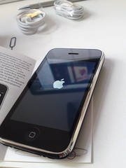 Apple iPhone 3G S 32GB Unlocked