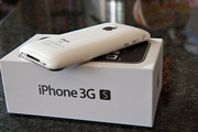 XMAS BONANZA!!! BUY 2 APPLE IPHONE 4HD 4G 32GB AND GET 1 IPHONE