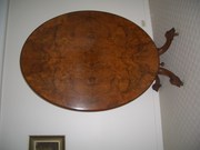 Walnut burr loo table Late ninteenth century